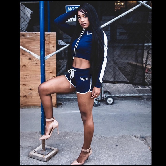 Women 2 Piece Short Set - Picture 3 of 4